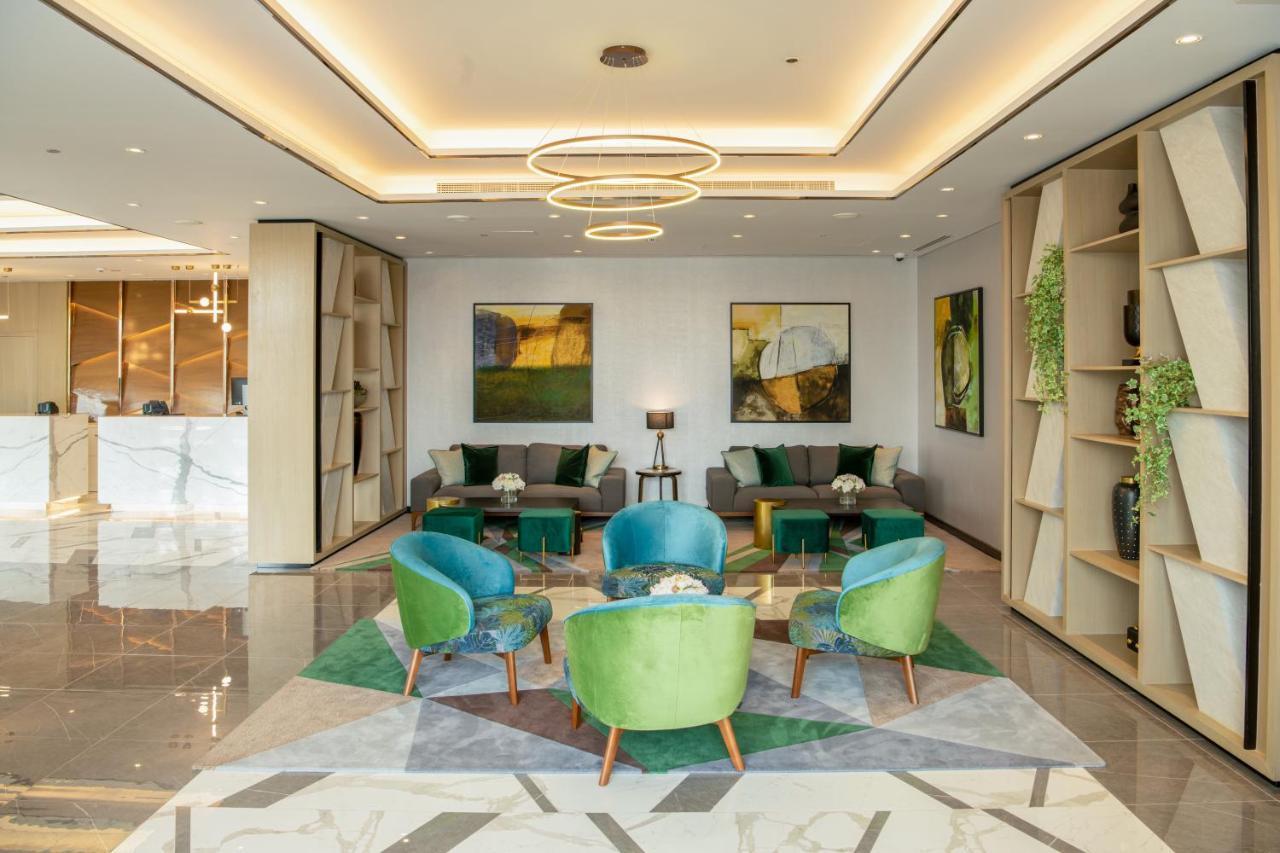 Damac Hills 2 Hotel, An Edge By Rotana Hotel Dubai Exterior foto